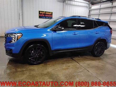 Used 2024 GMC Terrain SLT w/ Infotainment Package II image 5
