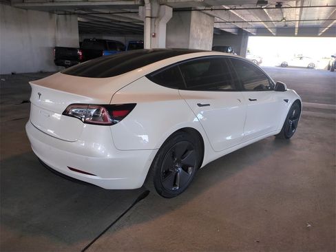 Used 2021 Tesla Model 3 Standard Range Plus image 5