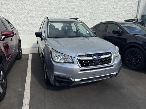 Used 2018 Subaru Forester 2.5i AWD/4WD image 38