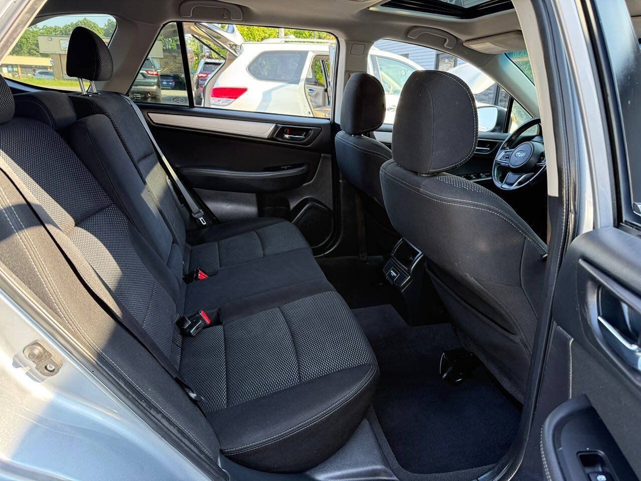 Used 2018 Subaru Outback 2.5i Premium AWD/4WD image 18