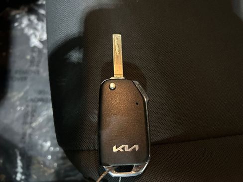 Used 2023 Kia Sportage LX image 21