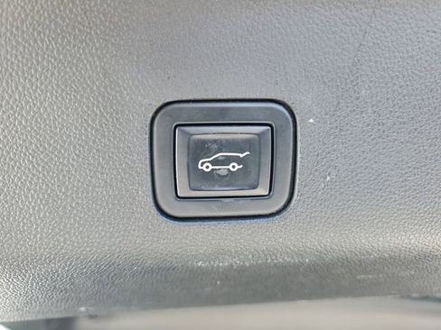 Used 2022 GMC Yukon Denali image 12