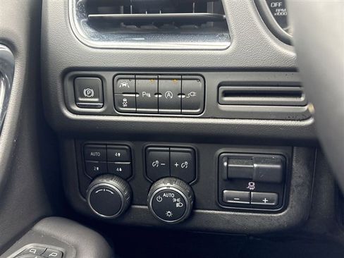 Used 2021 Chevrolet Tahoe LT w/ LT Signature Package AWD/4WD image 17