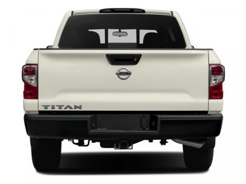 Used 2017 Nissan Titan S image 8
