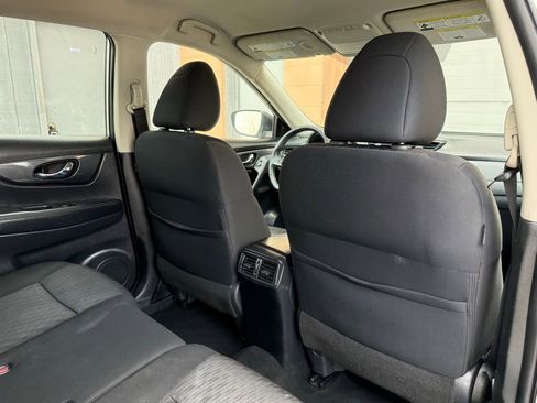 Used 2019 Nissan Rogue SV FWD image 20