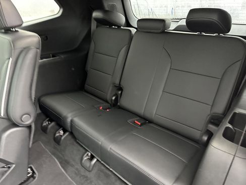 Used 2025 Buick Enclave Preferred image 14