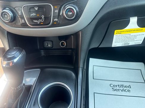Used 2018 Chevrolet Equinox LS FWD image 21