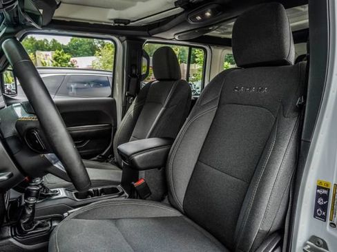 Used 2024 Jeep Wrangler Unlimited Sahara AWD/4WD image 40