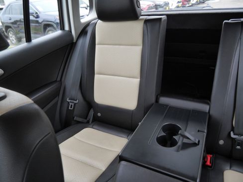Used 2017 Volkswagen Tiguan S AWD/4WD image 12