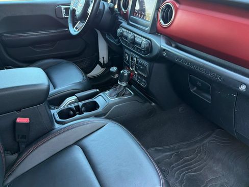 Used 2018 Jeep Wrangler Unlimited Rubicon w/ Safety Group AWD/4WD image 15