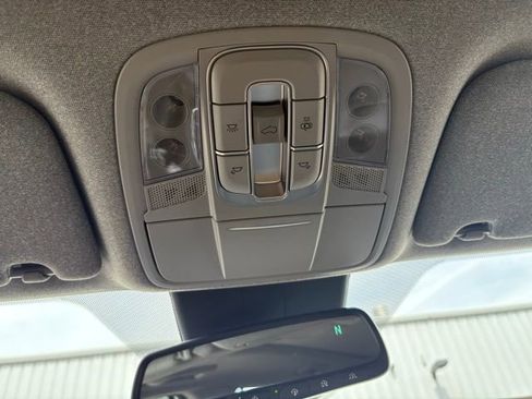 Used 2020 Hyundai Santa Fe Limited image 19