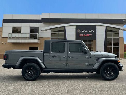 Used 2021 Jeep Gladiator Sport AWD/4WD image 7