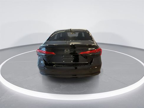 Used 2024 Honda Civic Touring image 7