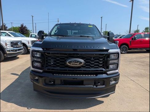 New 2026 Ford F350 Lariat w/ Black Appearance Package AWD/4WD image 2