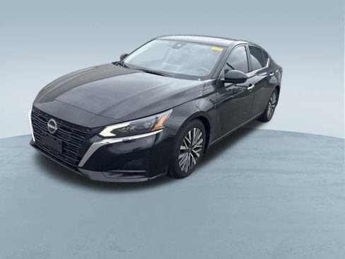 Used 2023 Nissan Altima 2.5 SV w/ SV Premium Package FWD image 9
