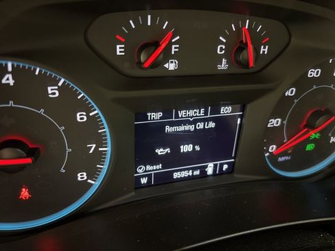 Used 2020 Chevrolet Equinox LS FWD image 30