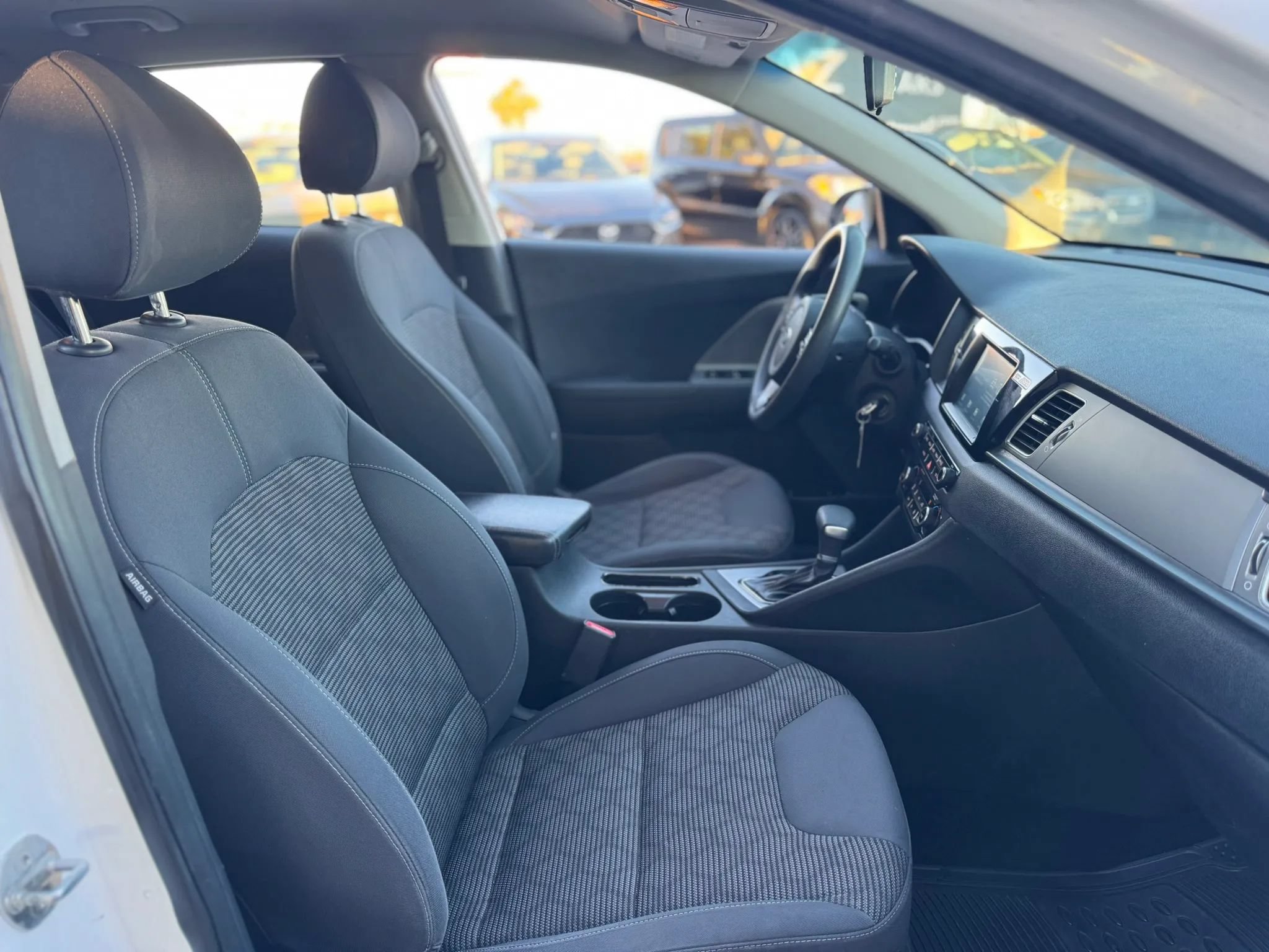 Used 2018 Kia Niro FE FWD image 25