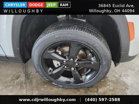 Used 2023 Jeep Grand Cherokee Altitude AWD/4WD image 44