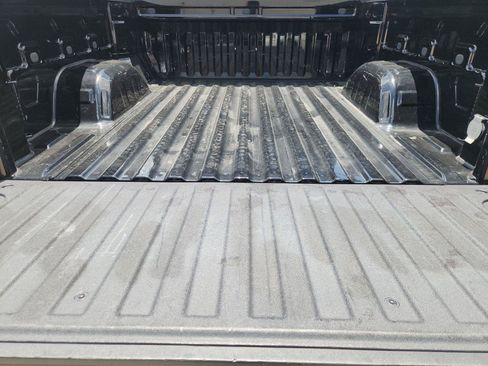 Used 2023 Chevrolet Silverado 1500 LT AWD/4WD image 25