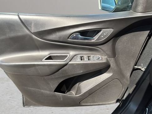 Used 2019 Chevrolet Equinox LT AWD/4WD image 17