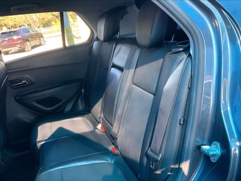 Used 2021 Chevrolet Trax LT w/ LT Convenience Package image 20