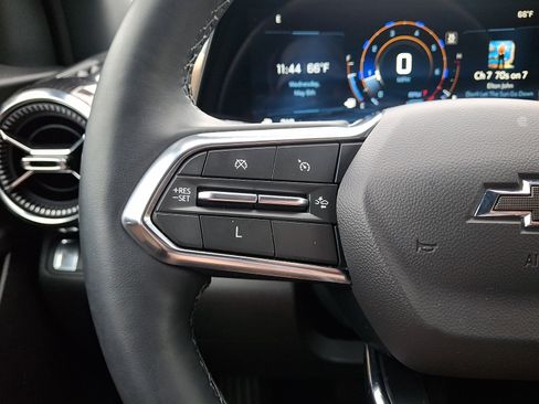 Used 2025 Chevrolet Equinox ACTIV w/ Safety and Technology Package FWD image 22