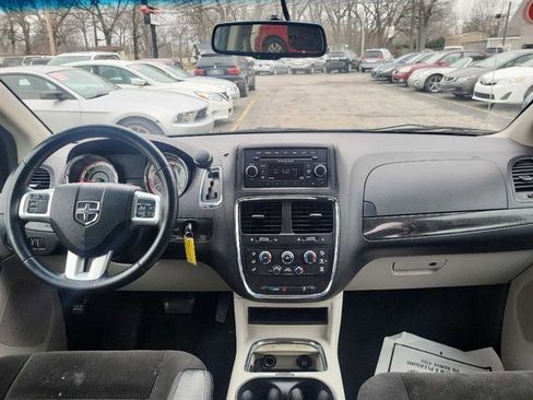 Used 2015 Dodge Grand Caravan SXT w/ UConnect Hands-Free Group FWD image 8