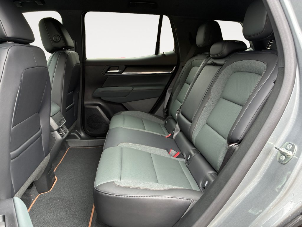 New 2027 GMC Terrain AT4 w/ Convenience Package III AWD/4WD image 13