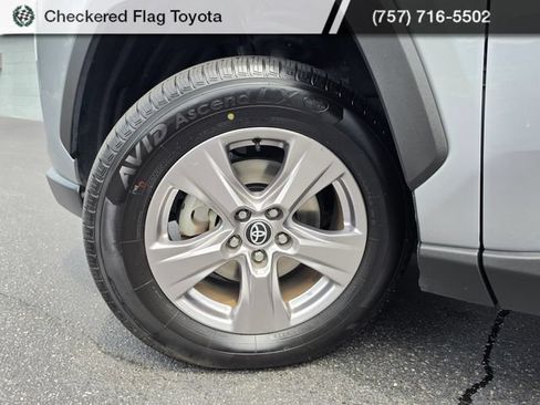 Used 2022 Toyota RAV4 XLE AWD/4WD image 9