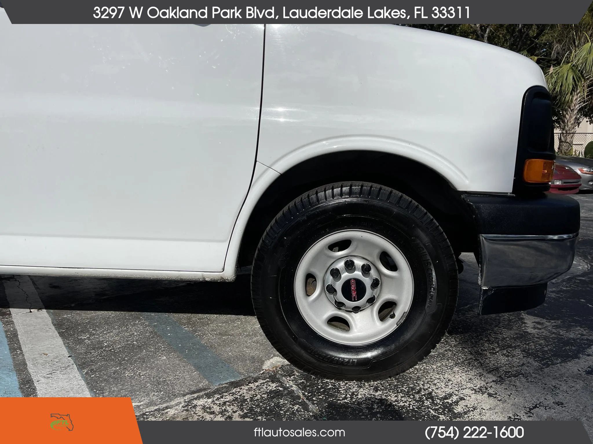 Used 2017 GMC Savana 3500 Extended RWD image 15
