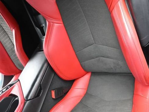 Used 2022 Chevrolet Corvette Stingray Premium Conv w/ Z51 Performance Package RWD image 9