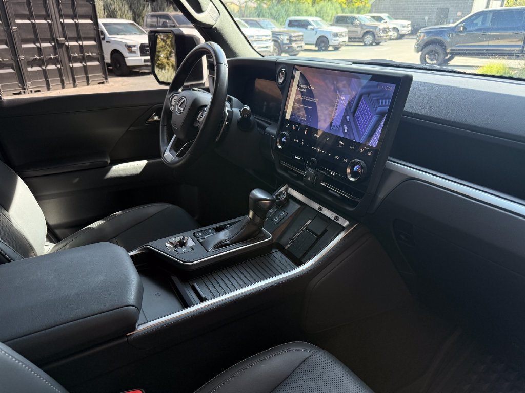 Used 2024 Lexus GX 550 w/ Cold Area Package AWD/4WD image 55