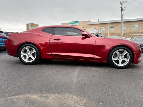 Used 2017 Chevrolet Camaro LT RWD image 3