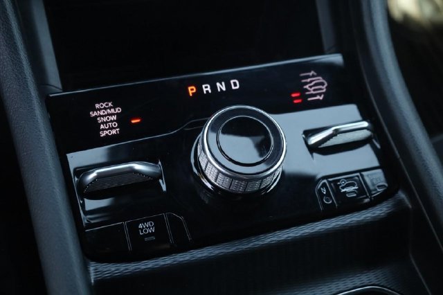 Used 2024 Jeep Grand Cherokee Trailhawk AWD/4WD image 19