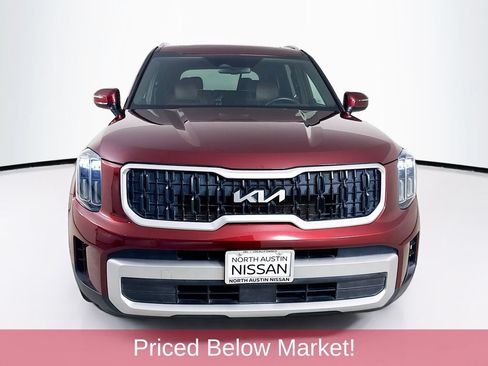 Used 2023 Kia Telluride EX w/ EX Captain's Chair Package FWD image 2