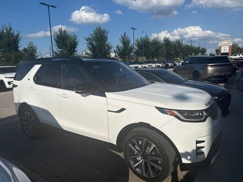 Certified 2023 Land Rover Discovery S R-Dynamic AWD/4WD image 3