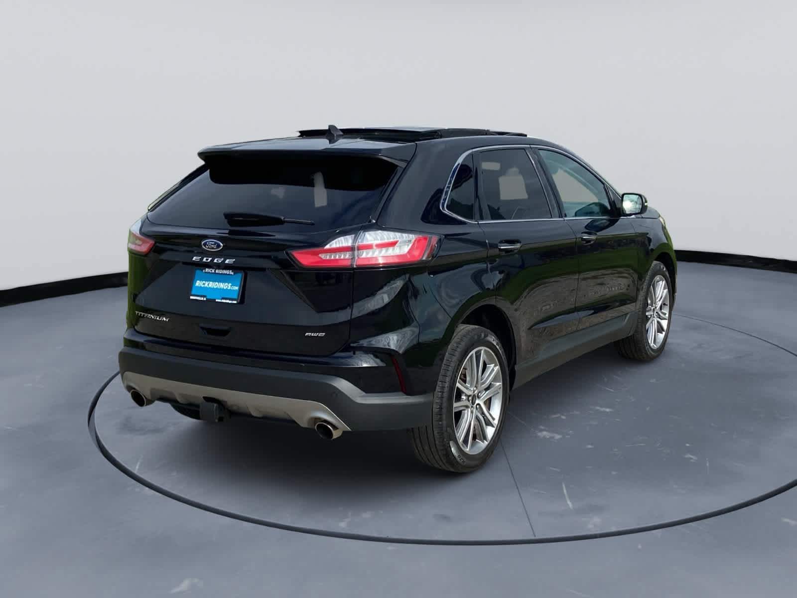 Used 2024 Ford Edge Titanium w/ Equipment Group 301A AWD/4WD image 4