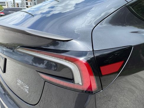 Used 2025 Tesla Model 3 Long Range RWD image 9