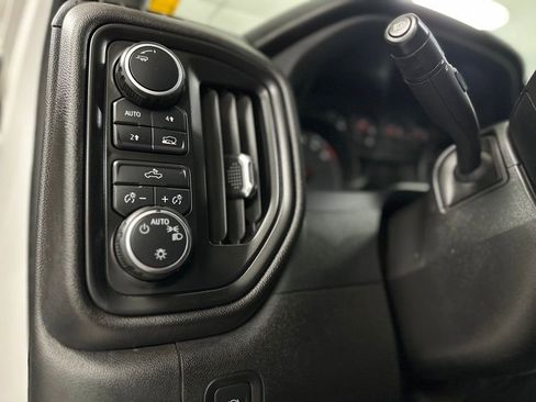 Used 2022 Chevrolet Silverado 1500 Custom image 16