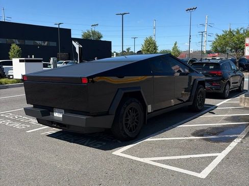 Used 2024 Tesla Cybertruck Cyberbeast AWD/4WD image 4