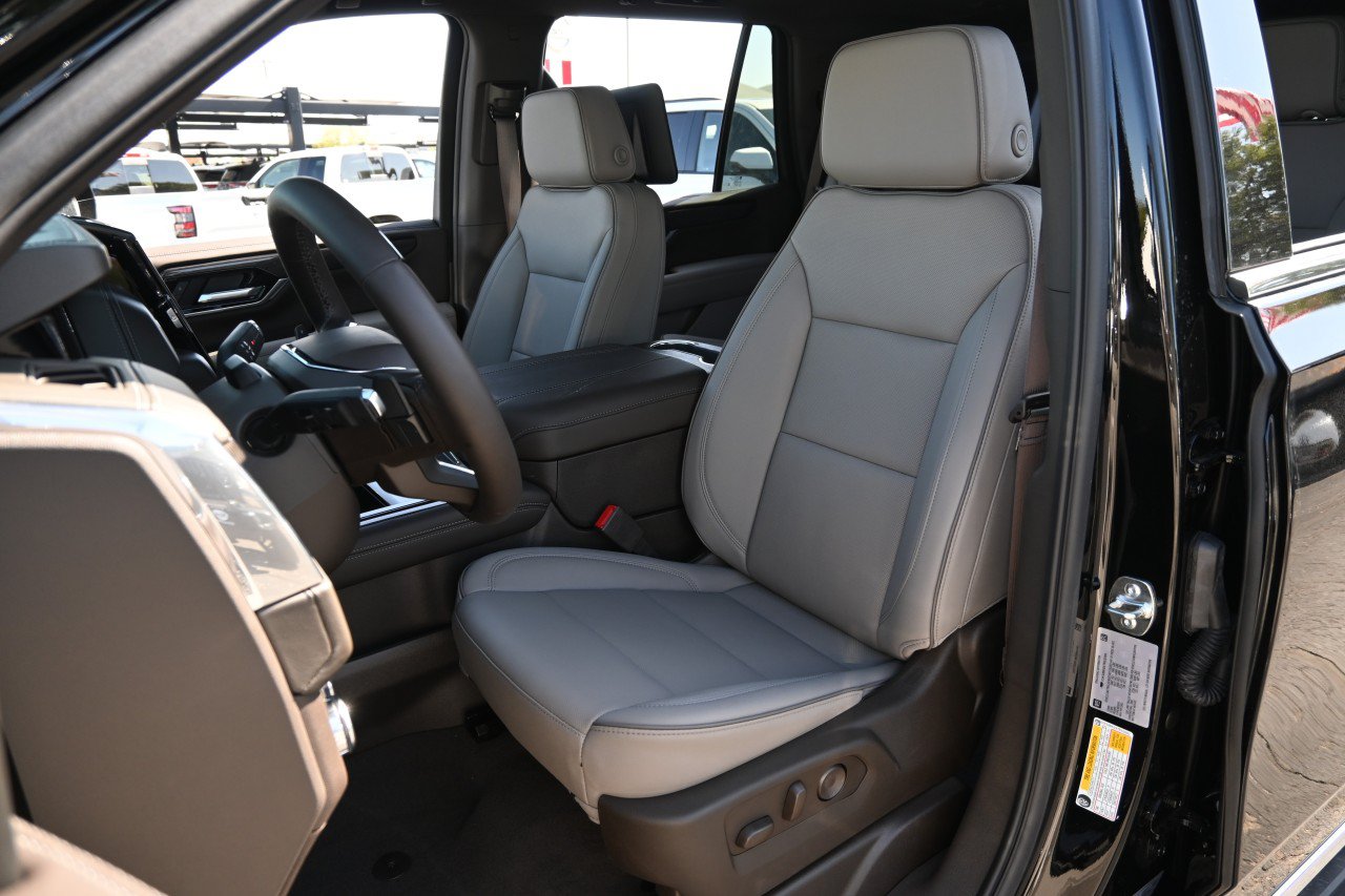 New 2026 GMC Yukon Elevation w/ Elevation Premium Package AWD/4WD image 18