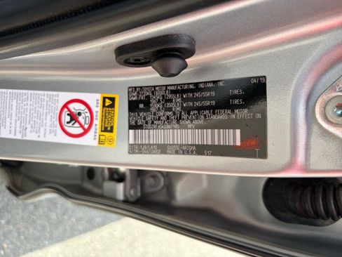 Used 2019 Toyota Highlander Limited Platinum AWD/4WD image 35