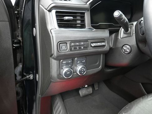 Used 2024 GMC Yukon XL Denali image 13