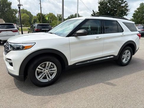 Used 2022 Ford Explorer XLT w/ Equipment Group 202A AWD/4WD image 7