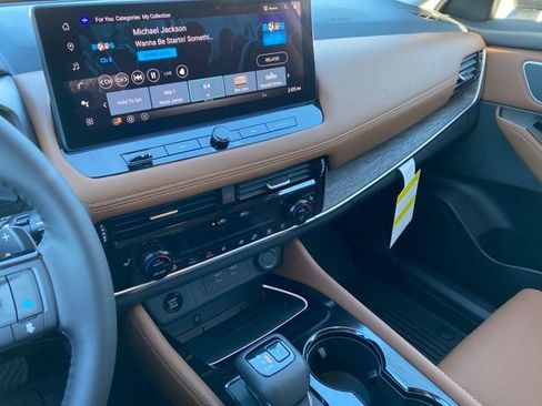 New 2026 Nissan Rogue Platinum image 17