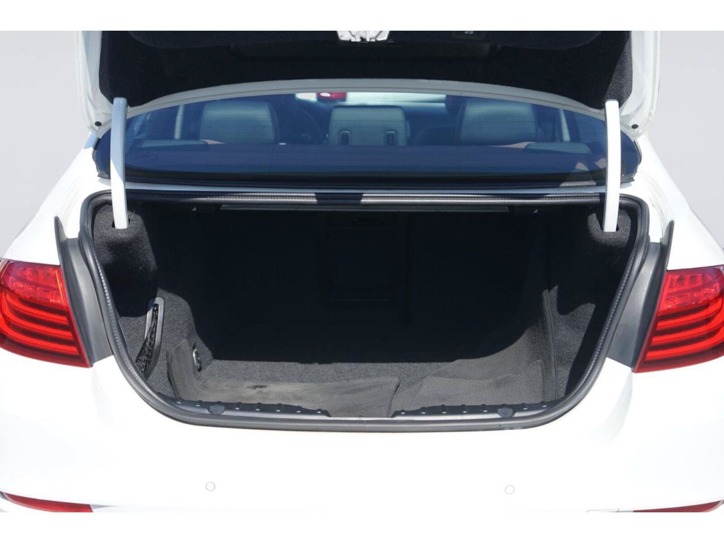 Used 2016 BMW 528i Sedan RWD image 32