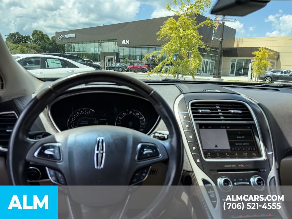 Used 2017 Lincoln MKX Reserve w/ Driver Assistance Package AWD/4WD image 23