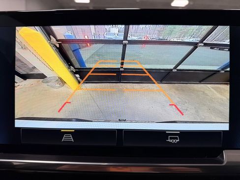 Used 2025 Chevrolet Silverado 1500 LT image 51