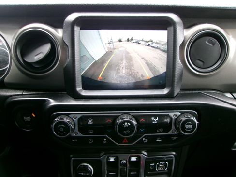 Used 2022 Jeep Wrangler Unlimited Sport AWD/4WD image 16