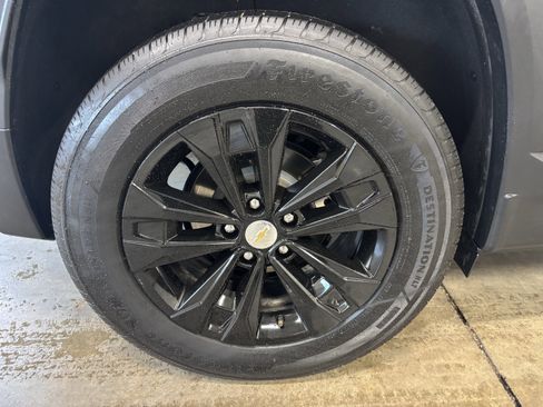 Used 2025 Chevrolet Equinox LT w/ Convenience Package II image 32